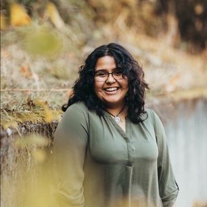 Meet your Posher, Esmeralda